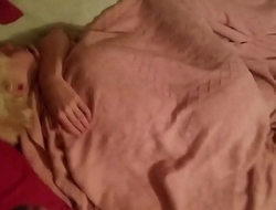 Jerking off and cumming on wife while she'_s sleeping