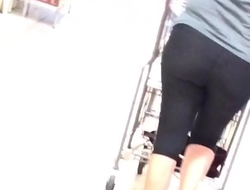 WHITE COUGAR SPANDEX BOOTY CANDID 6